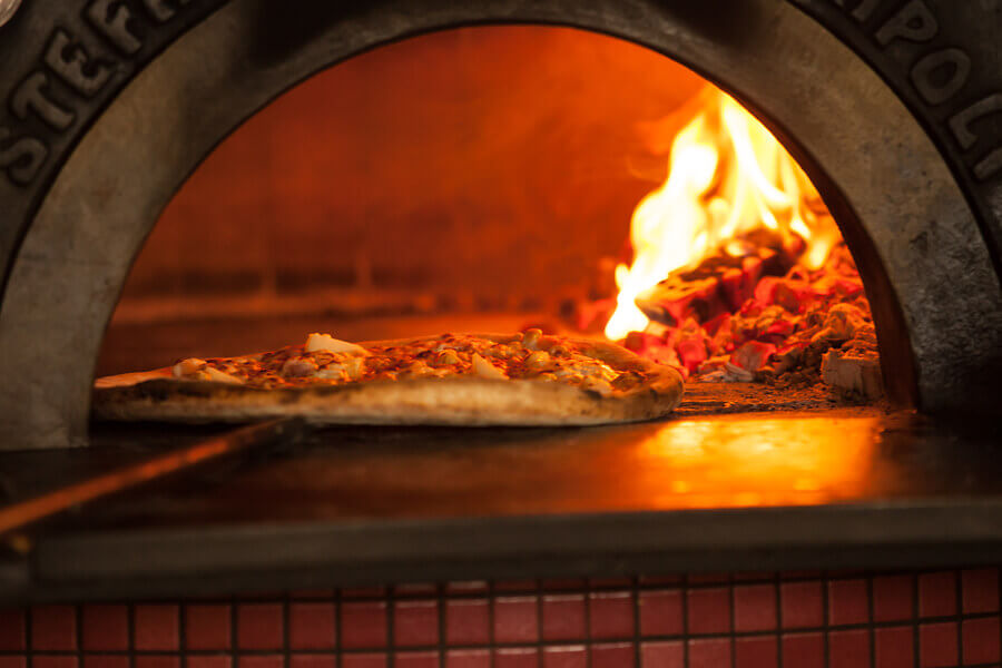 Italian street food and mobile pizza catering in London, Sussex and Kent.